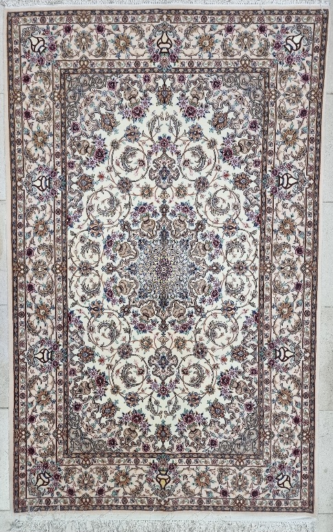 فرش دستباف  اصفهان  ۳متری سفید