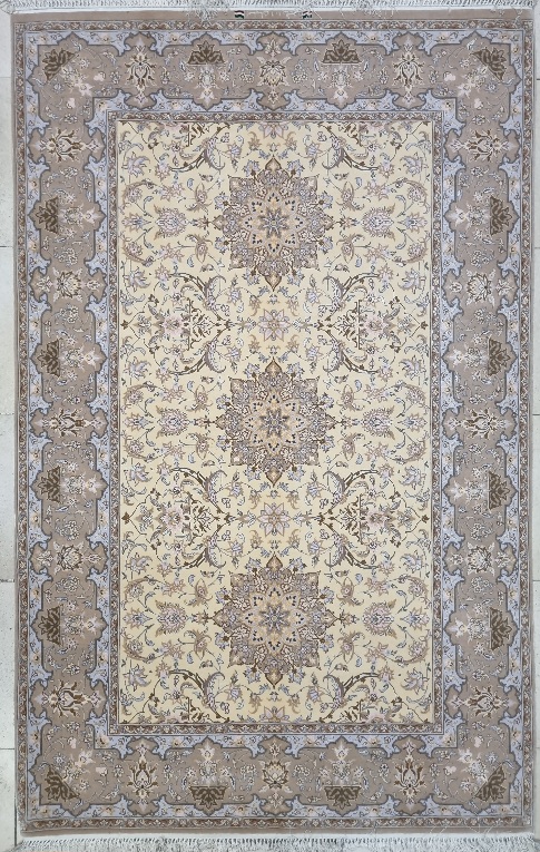 فرش دستباف  اصفهان  ۳متری سفید