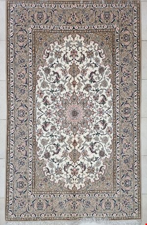 فرش دستباف اصفهان ۴ متری